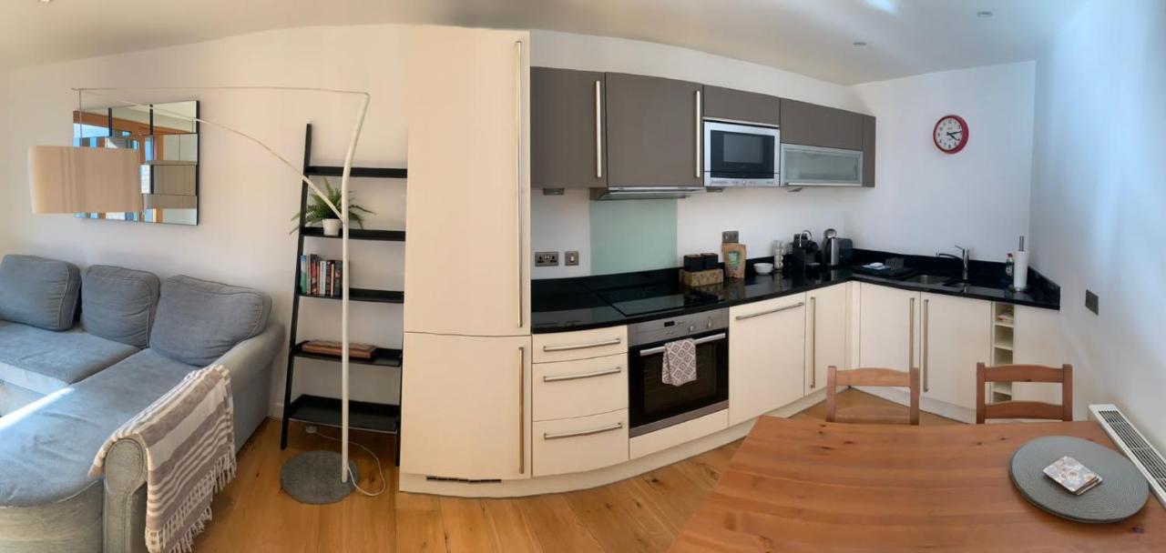 2 Bed Apartment In Granary Wharf Leeds Лідс Екстер'єр фото