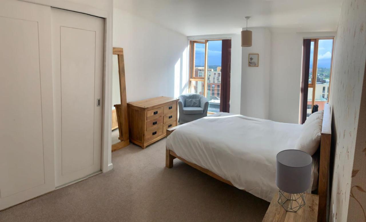 2 Bed Apartment In Granary Wharf Leeds Лідс Екстер'єр фото