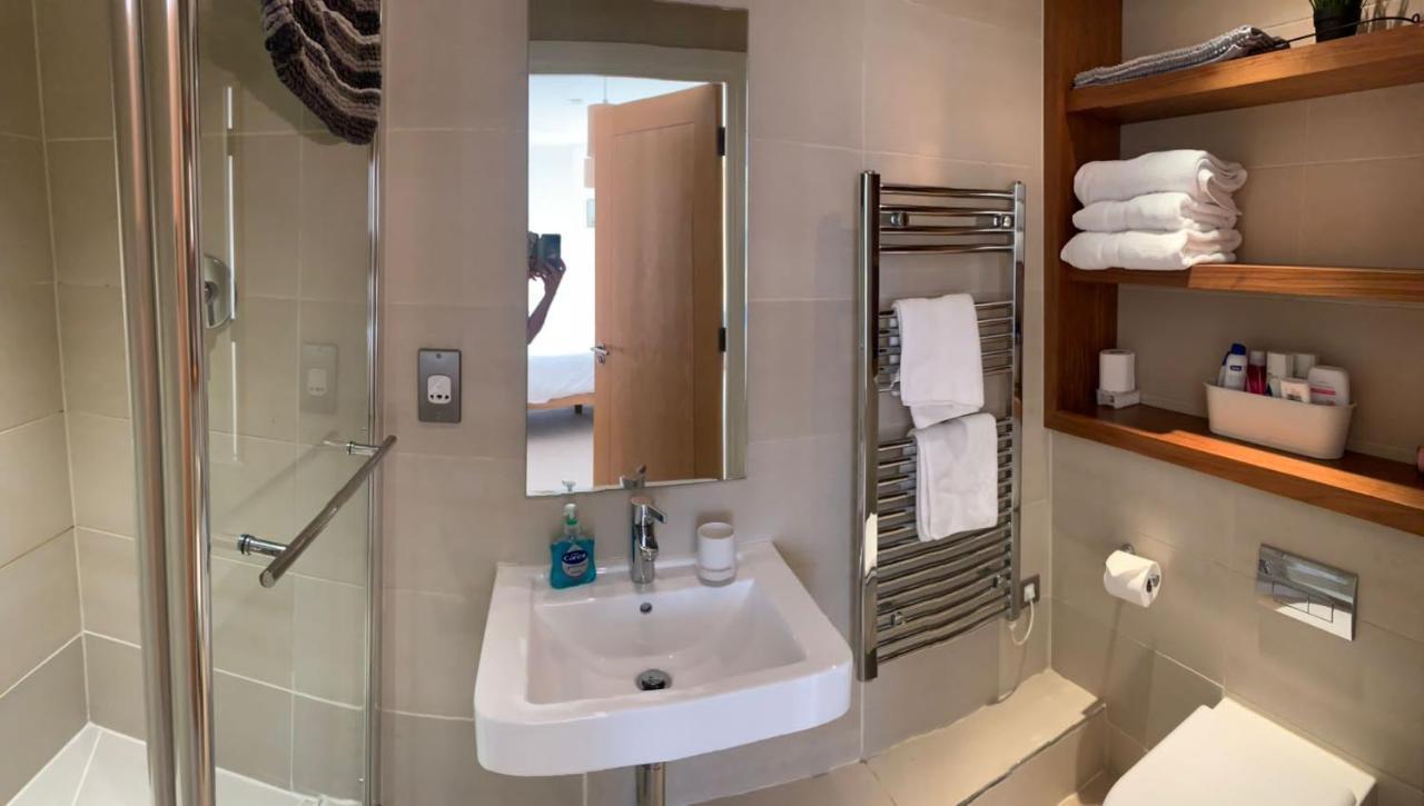 2 Bed Apartment In Granary Wharf Leeds Лідс Екстер'єр фото